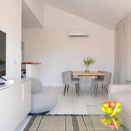 Resitour - Limnaria Gardens Apartment