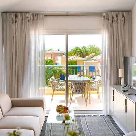 Resitour - Limnaria Gardens Apartmán *